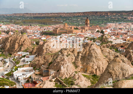 Troglodytos Höhle, Höhle Häuser in Felsen, Mirador Las Cuevas, Cerro de la Bala, Guadix, Provinz Granada, Spanien Stockfoto