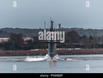 Cork, Irland. 02. Februar, 2018. Königlich Niederländische Marine U-Boot HNLMS Walross leitet den Fluss Lee in Cork, wo auf einer viertägigen Höflichkeitsbesuch t Stockfoto