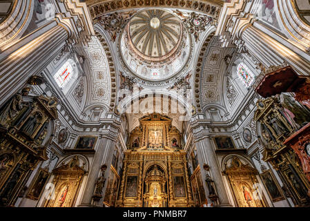 Kirche, Interieur, Chor, Gold und verzierten Decke, Parroquia de Santos Justo y Pastor, Granada, Andalusien, Spanien Stockfoto