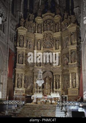 RETABLO MAYOR - 1562/1580 - DORADO Y ESTOFADO DE 1593 - RENACIMIENTO ESPAÑOL. Autor: HAYA HERMANOS DE LA. Lage: CATEDRAL - Interieur. BURGOS. Spanien. Stockfoto