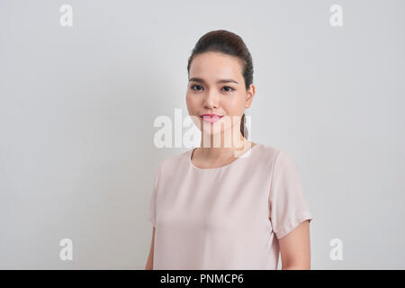 Portrait von fröhlichen ziemlich Vietnamesischen Unternehmer Stockfoto
