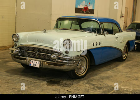 ISTANBUL, Türkei - 01. JULI 2018: Dodge Anzeige an Istanbul klassisches Automobil Festival Stockfoto