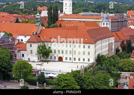 Kroatien Zagreb, 12. JUNI 2013: Blick auf Klovicevi Dvori Gallery ist eine Kunstgalerie in Zagreb, Kroatien. Stockfoto