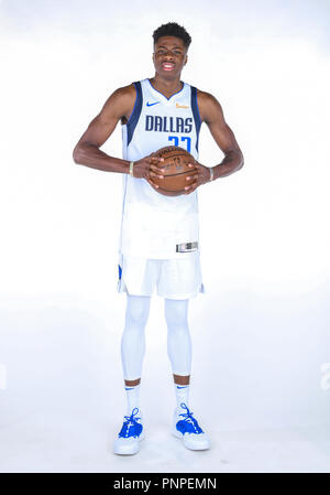 Texas, USA. September 21, 2018: Dallas Mavericks, Kostas Antetokounmpo stellt während der Dallas Mavericks Medien Tag im American Airlines Center in Dallas, TX Credit: Cal Sport Media/Alamy Leben Nachrichten gehalten Stockfoto