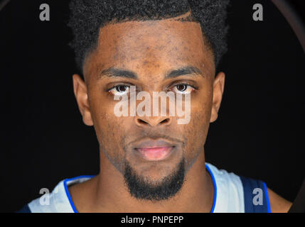 Texas, USA. September 21, 2018: Dallas Mavericks guard Daryl Macon stellt während der Dallas Mavericks Medien Tag im American Airlines Center in Dallas, TX Credit: Cal Sport Media/Alamy Leben Nachrichten gehalten Stockfoto