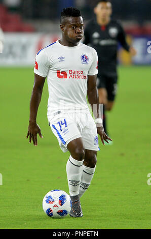 Washington, DC, USA. 19 Sep, 2018. 20180919 - CD Olimpia Mittelfeldspieler JUNIOR LAVAYO (14) Arbeitet die Kugel in die D.C. United Zone im ersten Halbjahr bei Audi in Washington. Credit: Chuck Myers/ZUMA Draht/Alamy leben Nachrichten Stockfoto