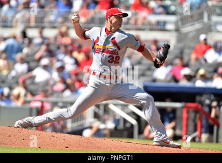 Atlanta, GA, USA. 15 Sep, 2018. St. Louis Cardinals Krug Jack Flaherty liefert ein Pitch im zweiten Inning eines MLB Spiel gegen die Atlanta Braves bei Sun Trust Park in Atlanta, GA. Atlanta gewann 7-3. Austin McAfee/CSM/Alamy leben Nachrichten Stockfoto