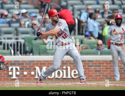 Atlanta, GA, USA. 15 Sep, 2018. St. Louis Cardinals infielder Paul DeJong erwartet ein Pitch während des sechsten Inning eines MLB Spiel gegen die Atlanta Braves bei Sun Trust Park in Atlanta, GA. Atlanta gewann 7-3. Austin McAfee/CSM/Alamy leben Nachrichten Stockfoto