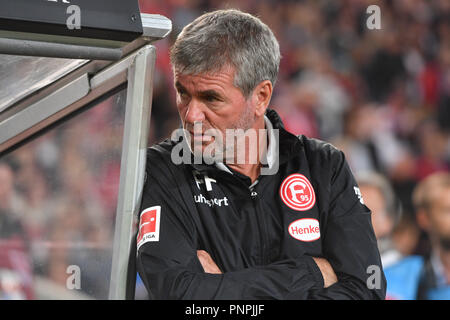 Stuttgart, Deutschland. 22. September 2018. Friedhelm FUNKEL, Trainer (Fortuna Düsseldorf), single Bild, Single Cut Motiv, halb Bild, halb Abbildung. Fussball 1. 1. Fussballbundesliga, 4. Spieltag, Spieltag 04, VFB Stuttgart (S) - Fortuna Düsseldorf (D) 0-0, 21/09/2018 in Stuttgart/Deutschland. MERCEDES BENZ ARENA. DFL BESTIMMUNGEN VERBIETEN DIE VERWENDUNG DER FOTOGRAFIE ALS BILD-SEQUENZEN UND/ODER QUASI-VIDEO. | Verwendung der weltweiten Kredit: dpa/Alamy Leben Nachrichten Quelle: dpa Picture alliance/Alamy leben Nachrichten Stockfoto