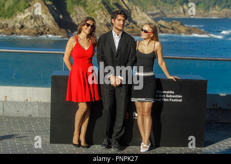 San Sebastian, Spanien. 22 Sep, 2018. Laetitia Casta, Louis Garrel und Lily Rose Depp besuchen ein treuer Mann Fotoshooting während der 66Th San Sebastian Film Festival am Aquarium in San Sebastian, Spanien am 22. September 2018. Credit: Jimmy Olsen/Medien Punch *** Keine Spanien***/Alamy leben Nachrichten Stockfoto