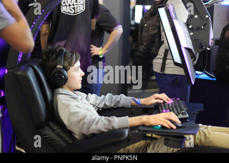 Computer Spiel Fans und Cosplayer teilnehmen, EGX 2018 NEC, Birmingham, UK, Samstag, 22. September 2018, Rosanna Marie Saracino Saracino Credit: Rosanna/Alamy leben Nachrichten Stockfoto