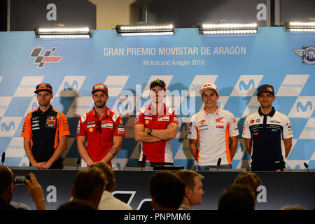 Brad Binder (41) der Republik Südafrika und Red Bull KTM Ajo KTM, Andrea Dovizioso (4) von Italien und Ducati Team, Jorge Lorenzo (99) von Spanien und Ducati Team, Marc Marquez (93) von Spanien und Repsol Honda Team und Jorge Martin (88) von Spanien und Del Conca Gresini Moto3 während der Pressekonferenz nach dem Qualifying für den Gran Premio Movistar de Aragon der Weltmeisterschaft der MotoGP im Motorland Aragon Circuit am 22. September 2018 in Alcaniz, Spanien. Stockfoto