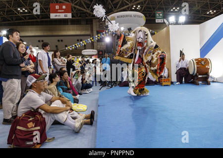 Tokio, Japan. 22 Sep, 2018. Japanische Schauspieler während des Tourismus EXPO Japan 2018 in Tokyo Big Sight. Der weltgrößten Tourismus Messe hosts 1.441 Unternehmen aus 136 Ländern und 47 japanischen Präfekturen in 2.257 Kabinen verteilt. Die Ausstellung läuft bis 23. September. Credit: Rodrigo Reyes Marin/ZUMA Draht/Alamy leben Nachrichten Stockfoto