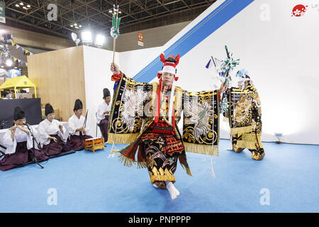 Tokio, Japan. 22 Sep, 2018. Japanische Schauspieler während des Tourismus EXPO Japan 2018 in Tokyo Big Sight. Der weltgrößten Tourismus Messe hosts 1.441 Unternehmen aus 136 Ländern und 47 japanischen Präfekturen in 2.257 Kabinen verteilt. Die Ausstellung läuft bis 23. September. Credit: Rodrigo Reyes Marin/ZUMA Draht/Alamy leben Nachrichten Stockfoto