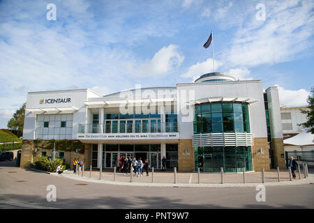 Cheltenham, UK: 15. September 2018: Die Centaur ist eine multi-werk Veranstaltungsort bei Cheltenham Racecourse entfernt. Es können 800 Personen Platz. Stockfoto