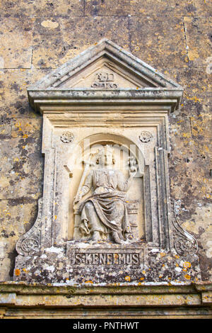 Eine Statue des Hl. Kenelm an den heiligen Brunnen in der Nähe von Winchcombe, Cotswolds, Gloucestershire, England Stockfoto