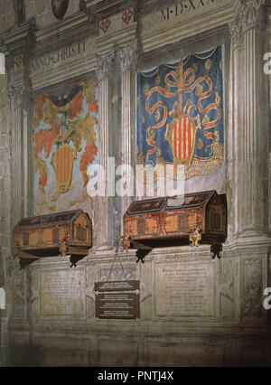 SEPULCROS DE LOS CONDES DE BARCELONA RAMON BERENGUER I Y SU ESPOSA ALMODIS DE LA MARCA - PINTURAS DEL PORTUGUES ENRIQUE FERRANDIS DE 1545. Lage: CATEDRAL - Interieur. Barcelona. Spanien. Stockfoto