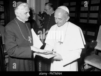 Vatikanstadt Kardinal Ratzinger und Papst Paul VI. Stockfoto