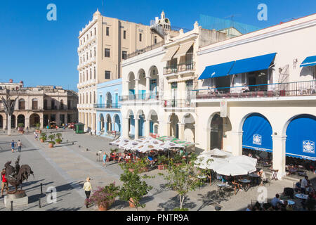 Havanna, Kuba - Januar 16, 2017: Die historischen Alten Platz oder die Plaza Vieja im kolonialen Stadtteil der Altstadt von Havanna Stockfoto