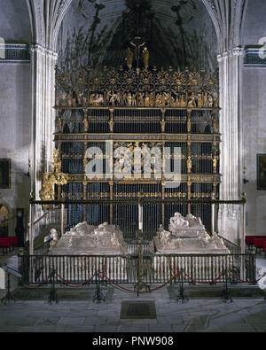 - SEPULCROS MAUSOLEOS REALES DE LOS REYES CATOLICOS JUANA LA LOCA Y FELIPE EL HERMOSO - 1517. Autor: FANCELLI, Domenico. Lage: CATEDRAL - Capilla Real - Interieur. GRANADA. Spanien. Stockfoto