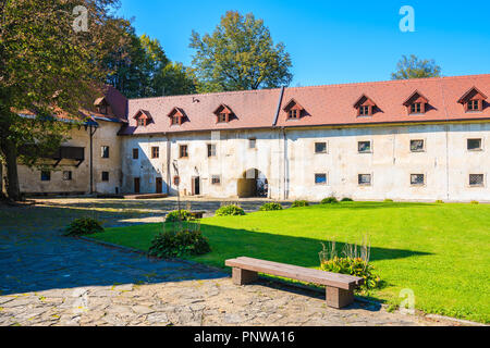 Green Park in Cerveny Klastor (Rotes Kloster), die in der Nähe des Flusses Dunajec in Pieniny befindet, Slowakei Stockfoto