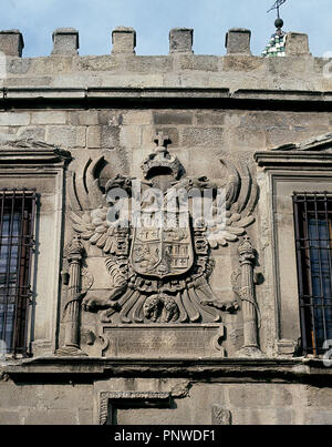 ESCUDO CARLOS V EN LA PUERTA NUEVA DE BISAGRA-S XVI. Autor: COVARRUBIAS ALONSO. Lage: an der Außenseite. Toledo. Spanien. Stockfoto