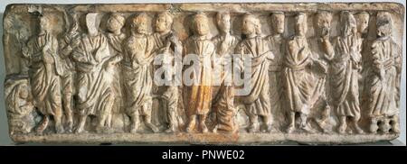 Römischer Sarkophag. 4. Jahrhundert. Marmor aus Carrara. Figürliche Reliefs, die Szenen aus dem Neuen Testament. In Barcelona gefunden. Das archäologische Museum von Katalonien. Barcelona. Spanien. Stockfoto