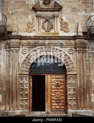 AYUNTAMIENTO DE SOS DEL REY CATOLICO. Ubicado en un Palacio renacentista construido ENTRE LOS SIGLOS XVI y XVII. Vista de la PORTADA. Provincia de Zaragoza. Aragón. España. Stockfoto