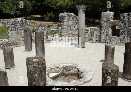 Frühe christliche Kunst. Baptisterium des 6. Jahrhundert A.C. Butrint. Albanien. Stockfoto