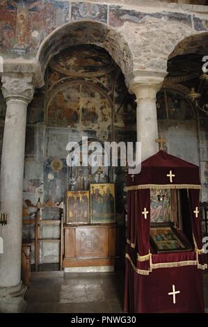 Griechenland. Mystras. Das Kloster Unserer Lieben Frau Panagia Pantanassa (Queen). Ein Kloster im 15. Jahrhundert gegründet (1428 AD) von John Phrangopoulos. In der oberen Etage die Wandmalereien stammen aus der Mitte des 15. Jahrhunderts. Im Inneren. Stockfoto