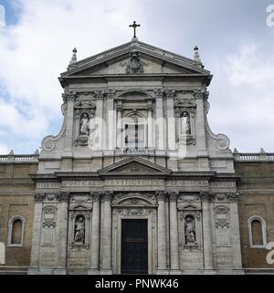 ARTE BARROCO. ITALIA. SIGLO XVI. IGLESIA DE SANTA SUSANA. Vista de La Fachada diseñada por el arquitecto Suizo de orígen italiano Carlo Maderno (Capolago, 1556 - Roma, 1629) entre 1597 y 1603. Situada en La Plaza San Bernardo. ROMA. Stockfoto