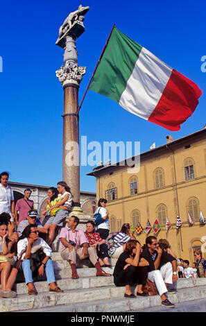 Urban Ansicht mit Touristen und Flagge. Siena. Italien. Europa Stockfoto