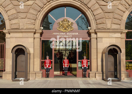Ändern des Schutzes außerhalb der Präsidentschaft Sofia, Bulgarien. Stockfoto
