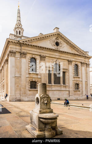 London. September 2018. Ein Blick auf die St. Martins in den Bereichen Kirche auf dem Trafalgar Square in London. Stockfoto