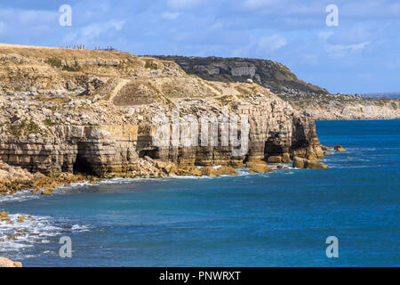 Isle of Portland Klippe Ansichten über Küstenweg, in der Nähe von Weymouth, Dorset, England, Großbritannien Stockfoto