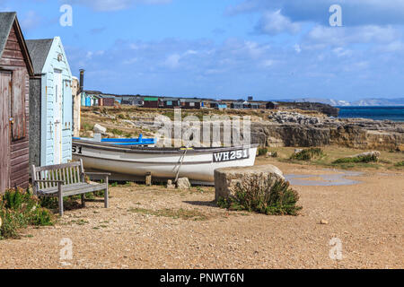 Isle of Portland Fischerboote, Angeln Schuppen, Leuchtturm, in der Nähe von Weymouth, Dorset, England, Großbritannien Stockfoto