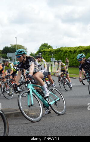 Der Aviva Frauen Tour führt durch Osten Frauenkopf, Northampton 2016 Stockfoto