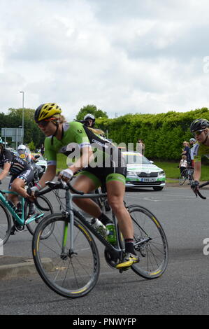 Der Aviva Frauen Tour führt durch Osten Frauenkopf, Northampton 2016 Stockfoto