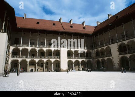 Polen. Schloss Wawel. Im 15. Jahrhundert von Kasimir III. der Große und Rekonstruktion von Sigismund die Älteren zwischen 1502 und 1536 nach ihrer Zerstörung durch ein Feuer im Jahre 1499 gebaut. Details der inneren Hof errichtet von F. DELLA LORA im Jahre 1516 im italienischen Renaissance Stil. Krakau. Stockfoto