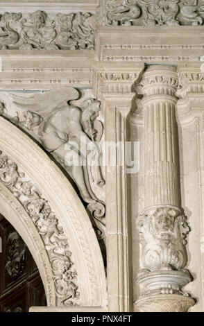 Diego Siloe (1495-1563). Spanischer Architekt und Bildhauer. Die sakristei Tor, 1534. Detail einer Arch dekoriert mit Figuren von Engel in den Zwickeln und Kerzenständer Pilaster. Die Kathedrale von Granada. Spanien. Stockfoto