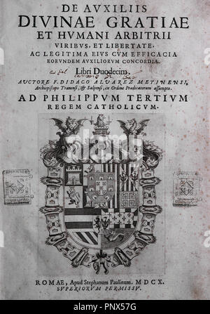 De auxiliis divanae Danke et humani arbitrii. Zwölftes Buch. Abdeckung für die Ausgabe von Rom, 1610, von den spanischen Schriftsteller Diego Alvarez de Medina. Bischöfliche Bibliothek. Barcelona. Spanien. Stockfoto