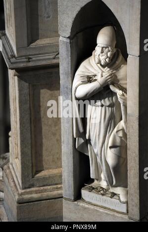 Italien. Mailand. Kathedrale. Gothic. 14. Jahrhundert. Detail. Fassade. Statue. Stockfoto