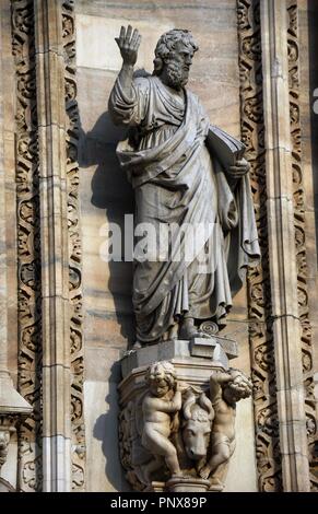 Italien. Mailand. Kathedrale. Gothic. 14. Jahrhundert. Der Evangelist Lukas. Skulptur. West Fassade. Stockfoto