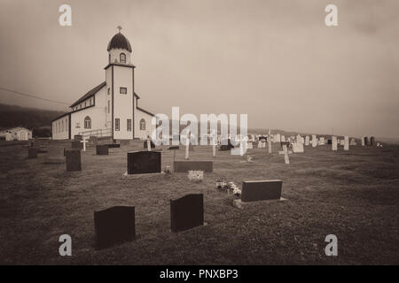 Äußere der Heiligen Dreifaltigkeit anglikanische Kirche und Friedhof auf dem Highway 406 in Codroy, Neufundland und Labrador Stockfoto
