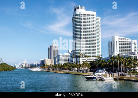 Miami Beach Florida, Hochhaus Wolkenkratzer Gebäude Gebäude Eigentumswohnung Wohnapartment Wohnungen Gehäuse, Gebäude, Fontai Stockfoto