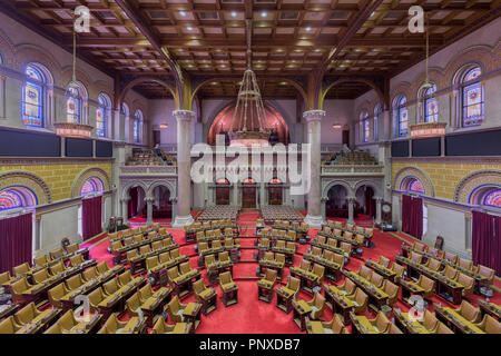 Das Haus der Assembly Chamber vom Balkon innerhalb der historischen New York State Capitol Building in Albany, New York Stockfoto