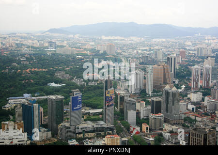 Stadtbild Blick von Kuala Lumpur City Centre (KLCC) vom KL Tower, Kuala Lumpur, Malaysia Stockfoto