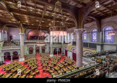 Das Haus der Assembly Chamber vom Balkon innerhalb der historischen New York State Capitol Building in Albany, New York Stockfoto