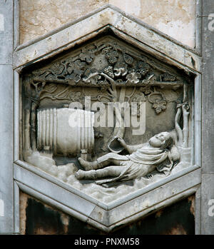 Noah. Pre-Flood Patriarchen. Relief, Noah betrunken. Mitarbeiter von Andrea Pisano (Master von Noah), 1334-1336. Reproduktion eines der Panels, der Glockenturm des Doms dekorieren (die Originale sind im Museo della Opera del Duomo entfernt). Florenz, Toskana, Italien. Stockfoto