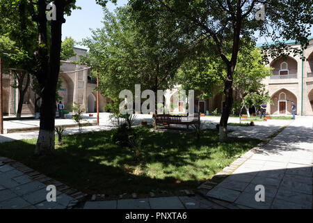 Taschkent, Usbekistan - Mai 02, 2017: ein Blick auf den Innenhof an Abul Kasim Medrese. Stockfoto